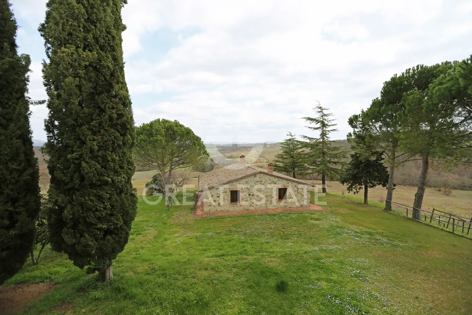 Country House 567m² in Italy, Siena. Priced at 2550000€ rent photo-13