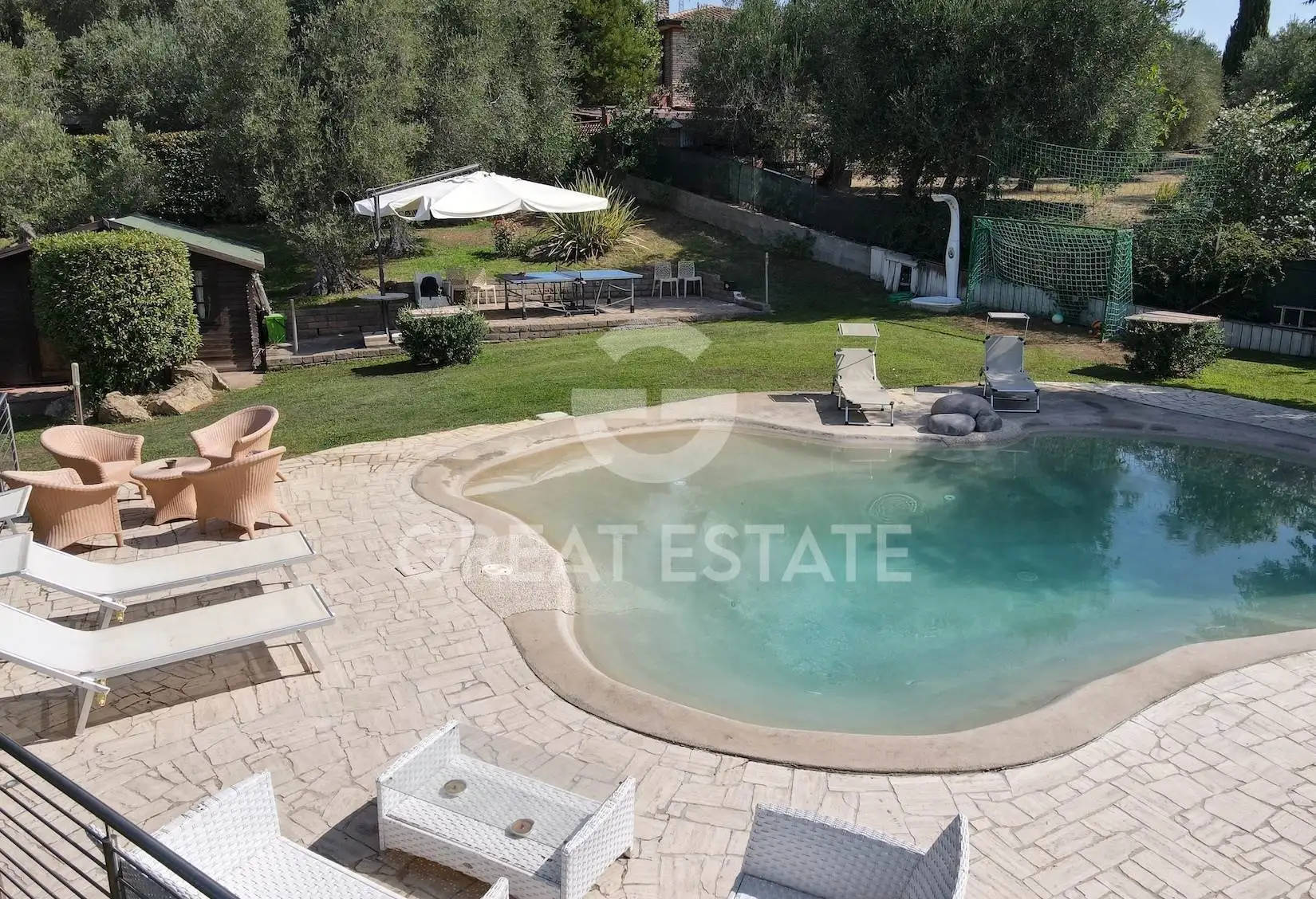 Villa 400m² in Italy, Livorno. Priced at 670000€ rent photo-5