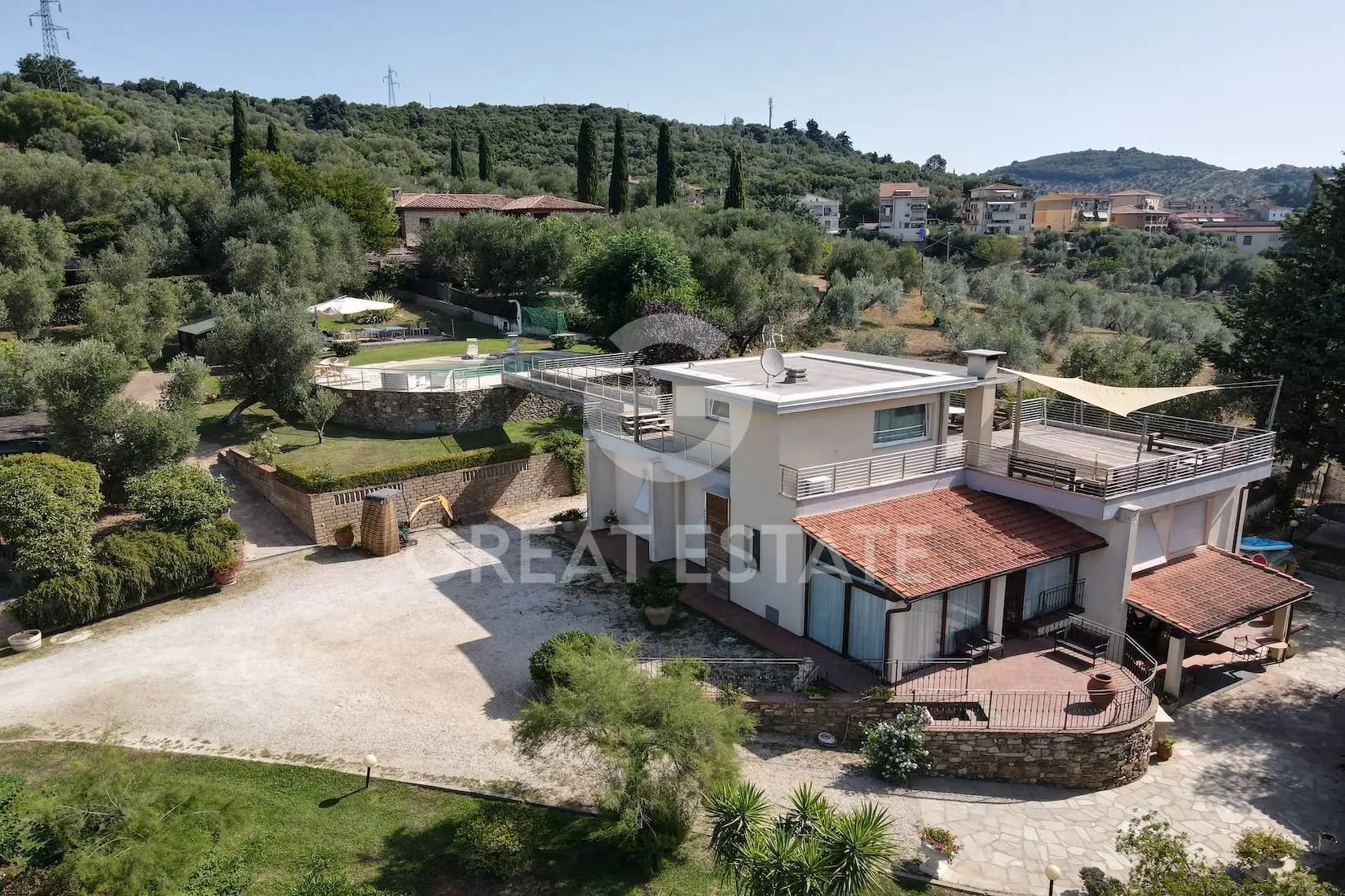 Villa 400m² in Italy, Livorno. Priced at 670000€ rent photo-6