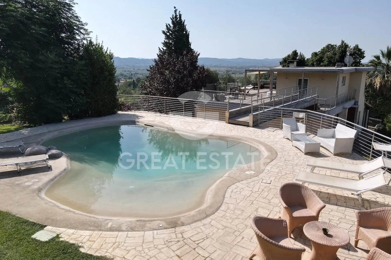 Villa 400m² in Italy, Livorno. Priced at 670000€ rent photo-12