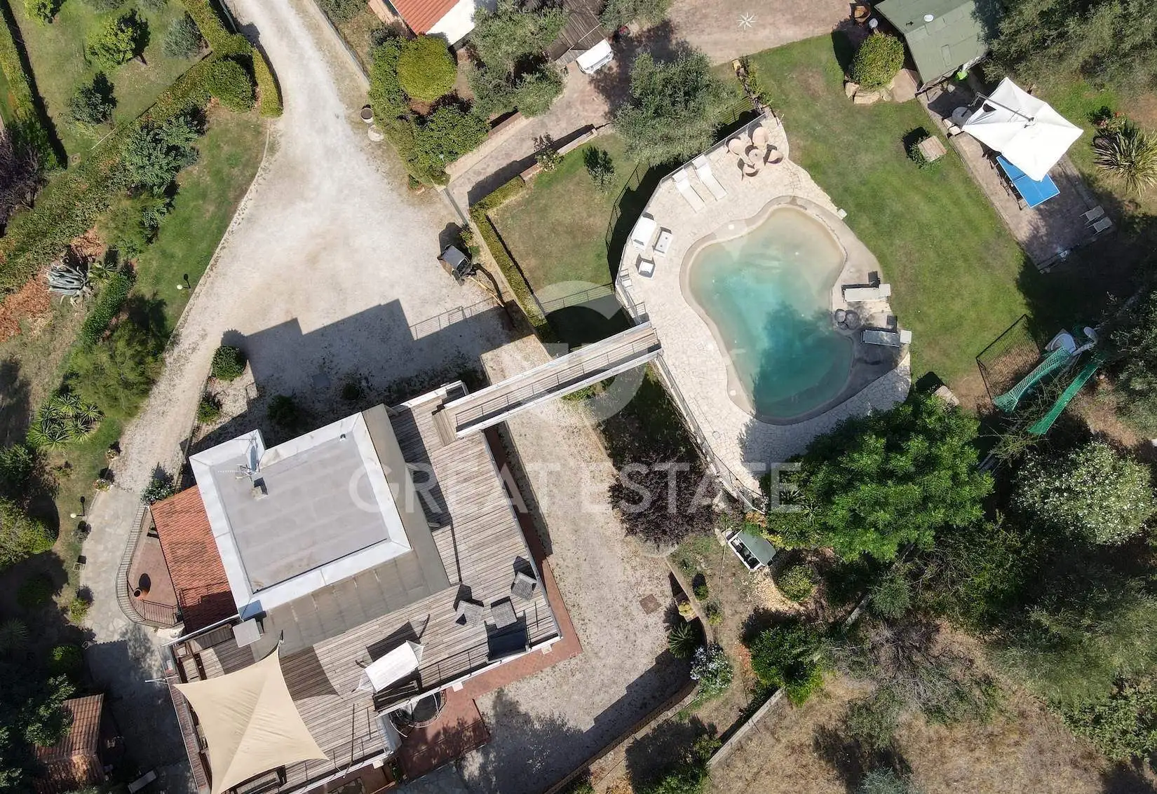 Villa 400m² in Italy, Livorno. Priced at 670000€ rent photo-5