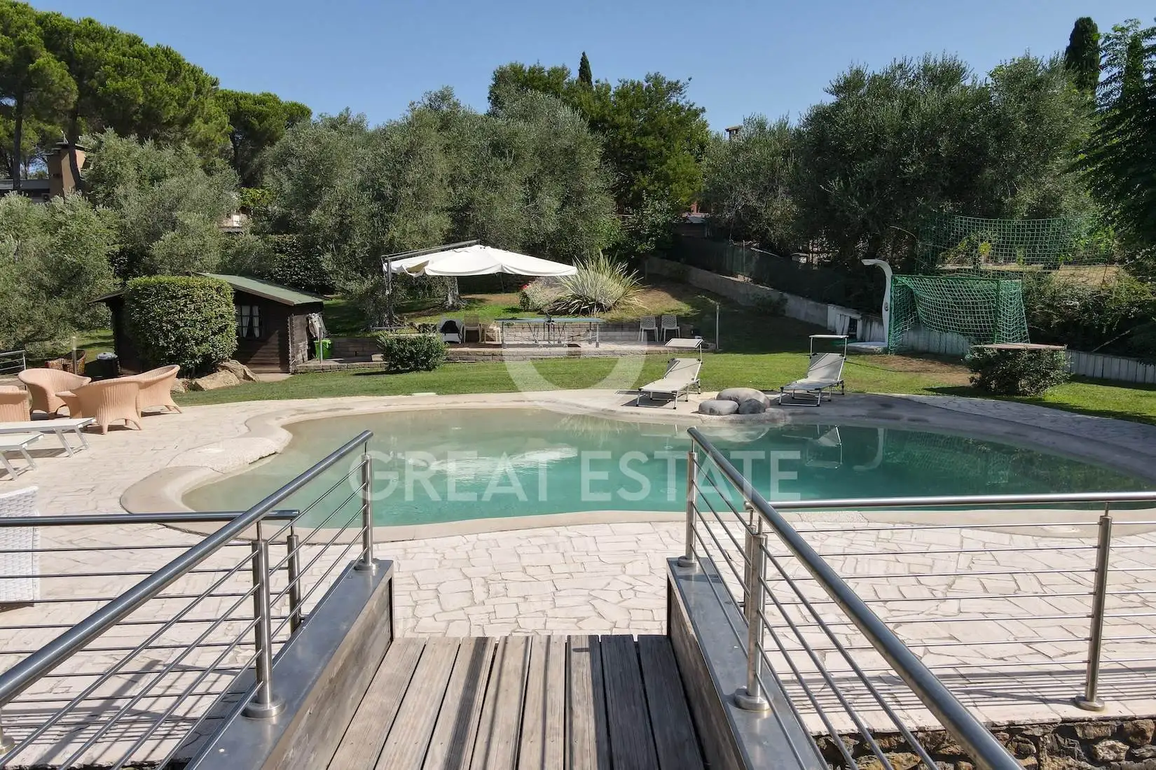 Villa 400m² in Italy, Livorno. Priced at 670000€ rent photo-2