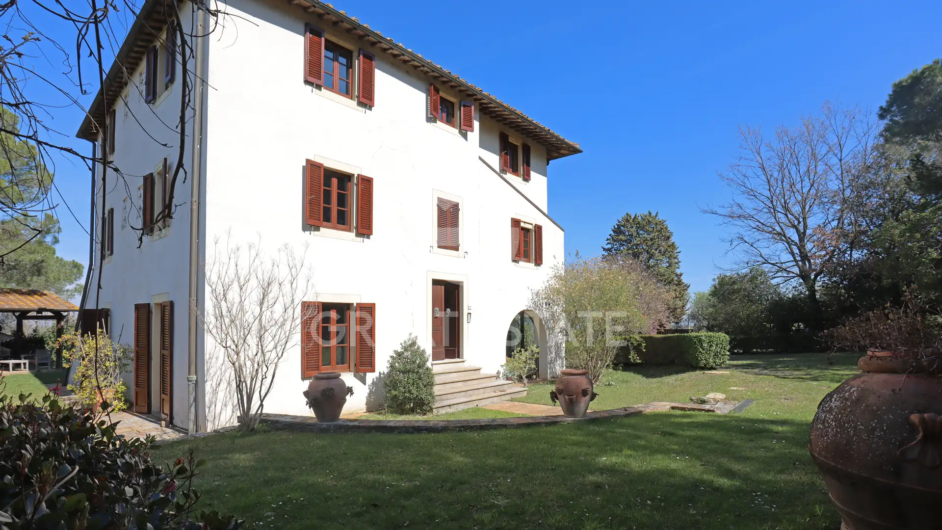 House 2883m² in Italy, Perugia. Priced at 5300000€ rent photo-3