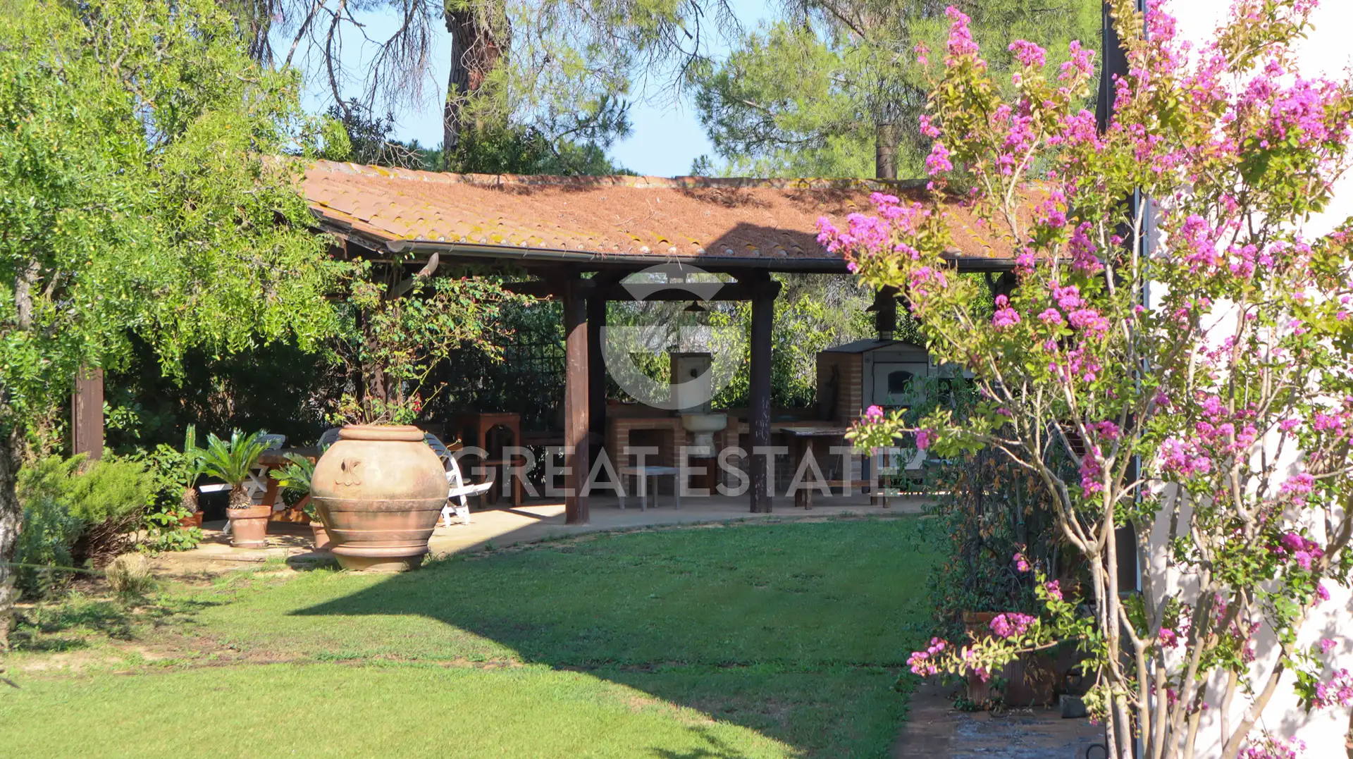 House 2883m² in Italy, Perugia. Priced at 5300000€ rent photo-11