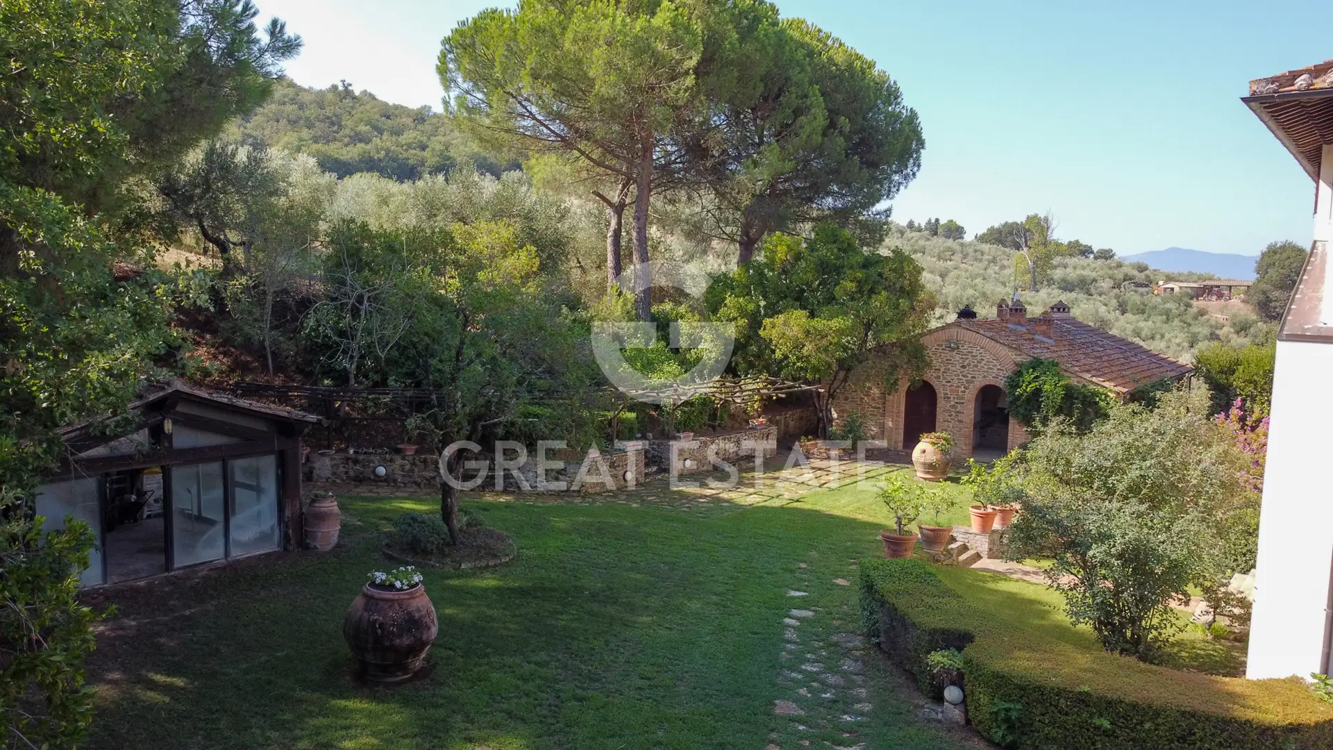 House 2883m² in Italy, Perugia. Priced at 5300000€ rent photo-14