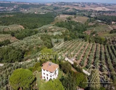 Buy in Italy for 5300000€