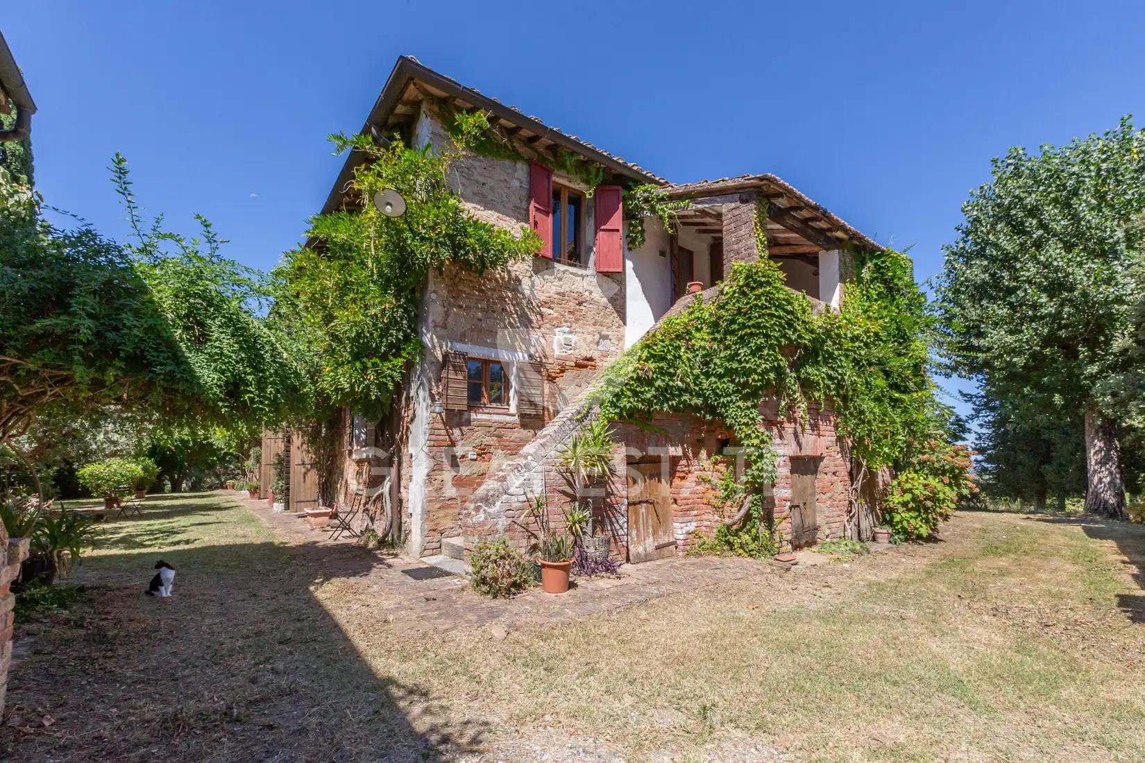 House 1272m² in Italy, Siena. Priced at 1290000€ rent photo-1