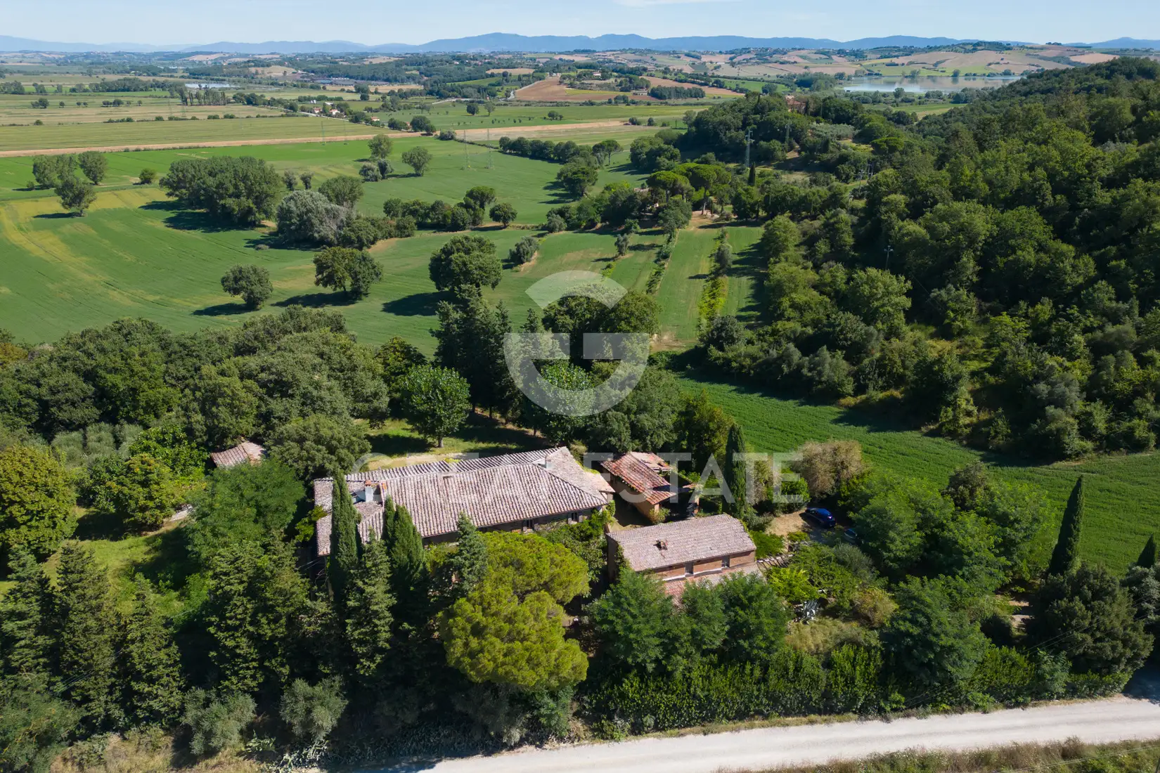 House 1272m² in Italy, Siena. Priced at 1290000€ rent photo-3