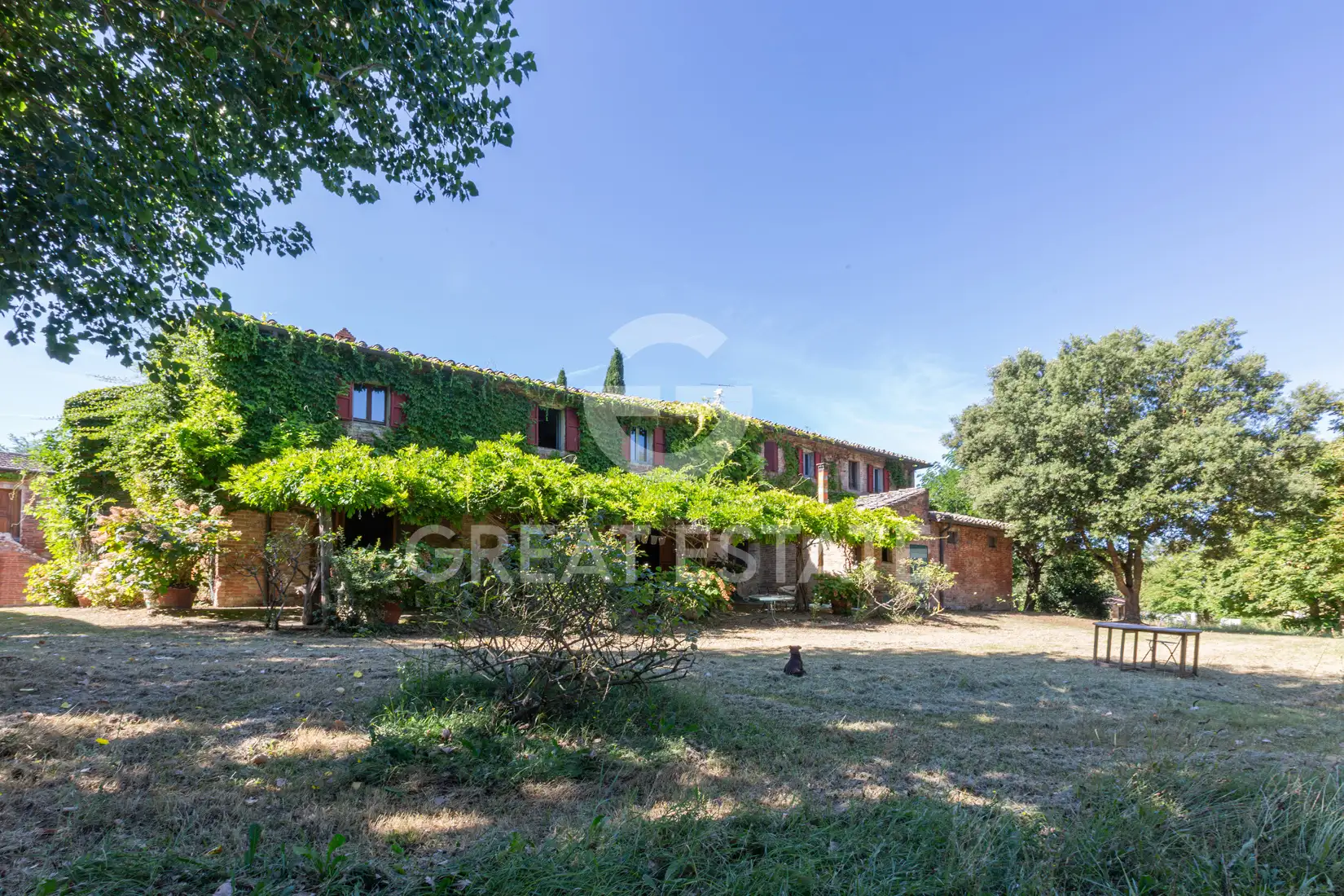 House 1272m² in Italy, Siena. Priced at 1290000€ rent photo-4
