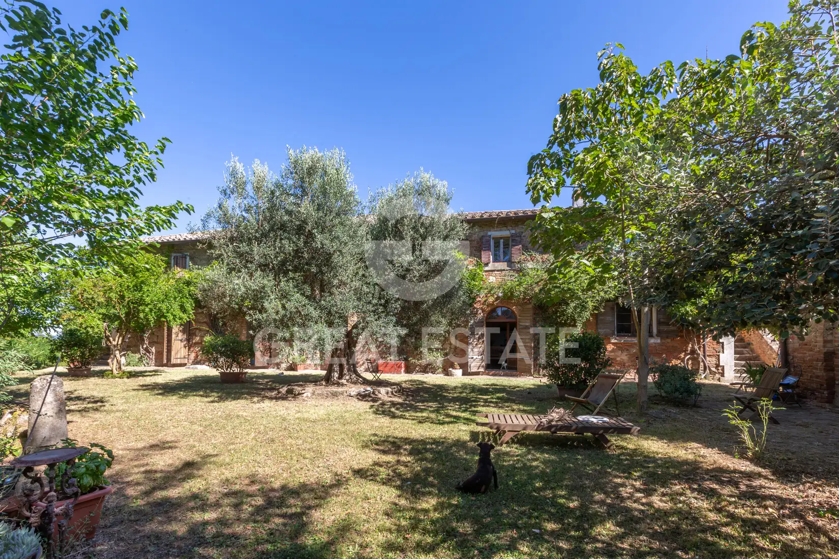 House 1272m² in Italy, Siena. Priced at 1290000€ rent photo-7