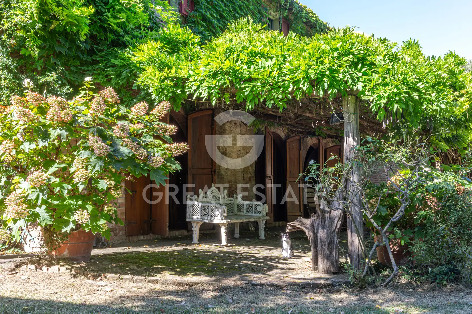 House 1272m² in Italy, Siena. Priced at 1290000€ rent photo-11