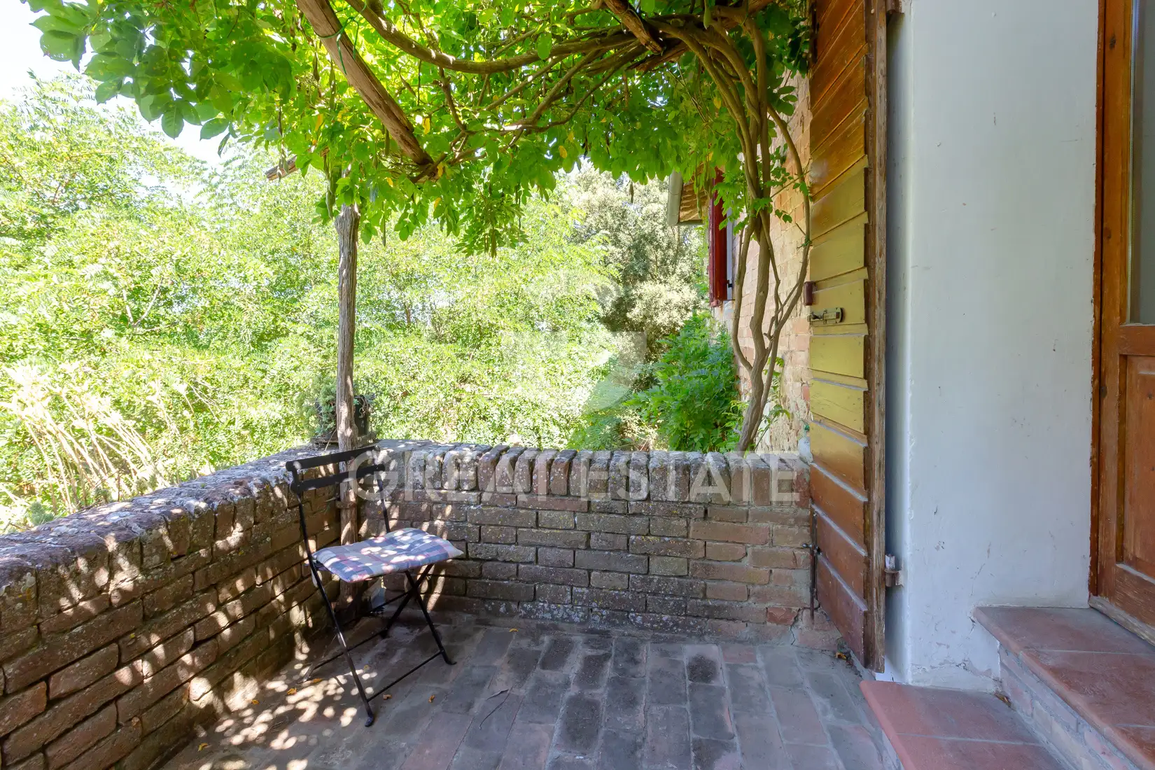 House 1272m² in Italy, Siena. Priced at 1290000€ rent photo-13