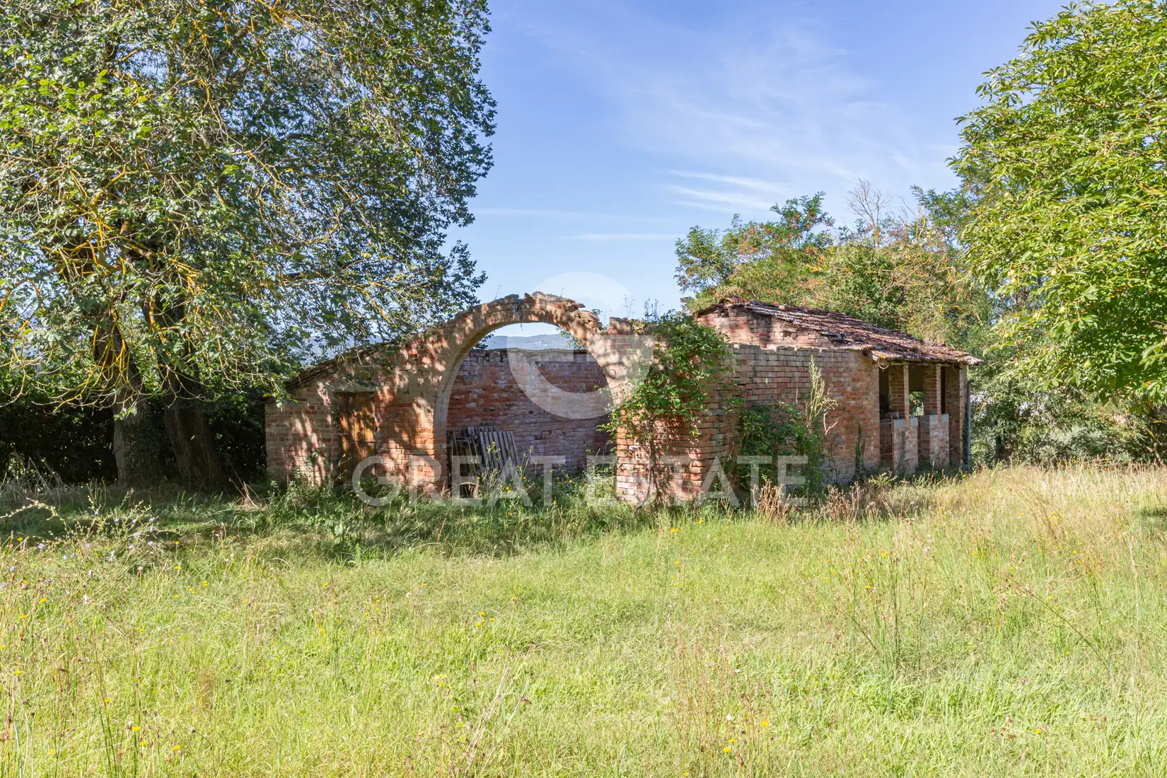 House 1272m² in Italy, Siena. Priced at 1290000€ rent photo-15