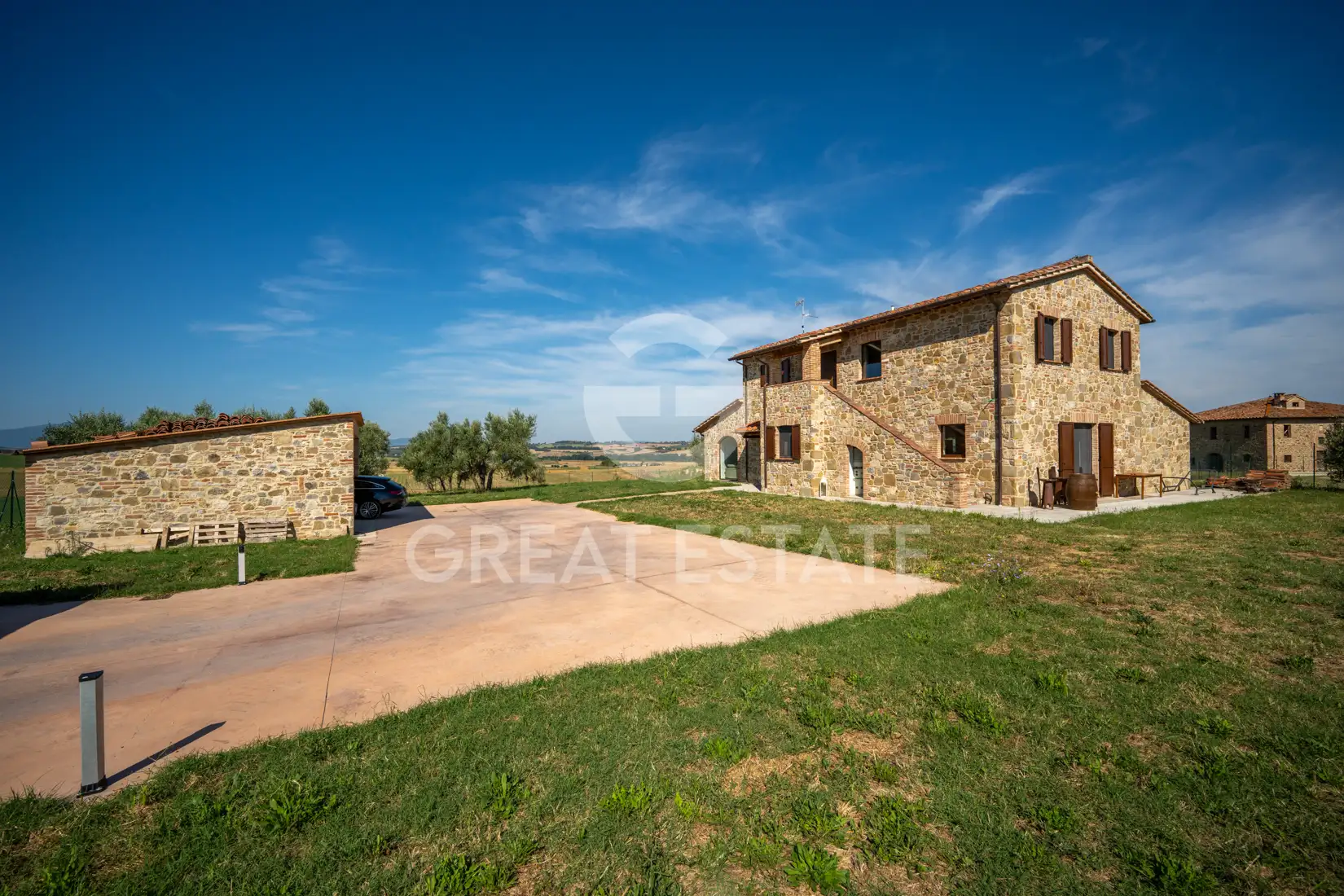 House 287m² in Italy, Perugia. Priced at 785000€ rent photo-10