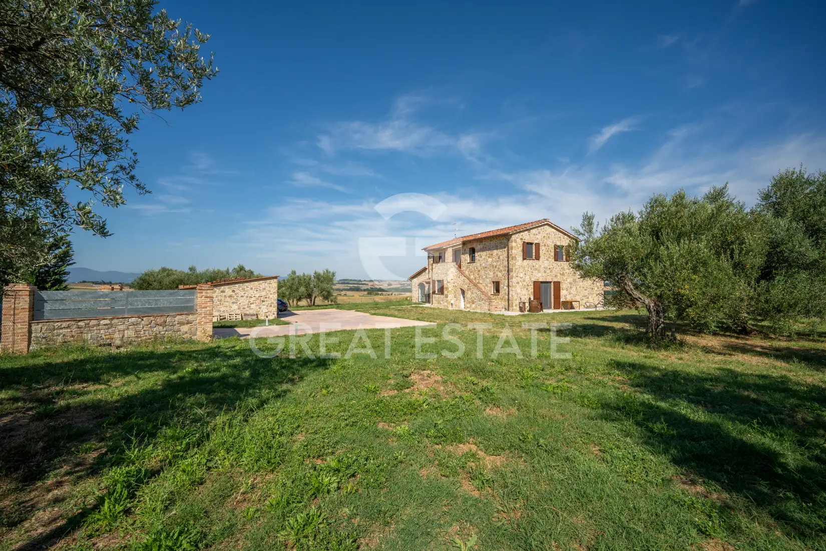 House 287m² in Italy, Perugia. Priced at 785000€ rent photo-11