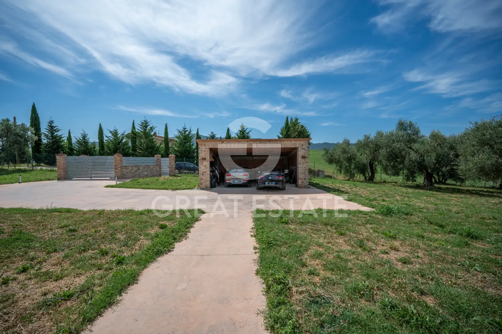 House 287m² in Italy, Perugia. Priced at 785000€ rent photo-13