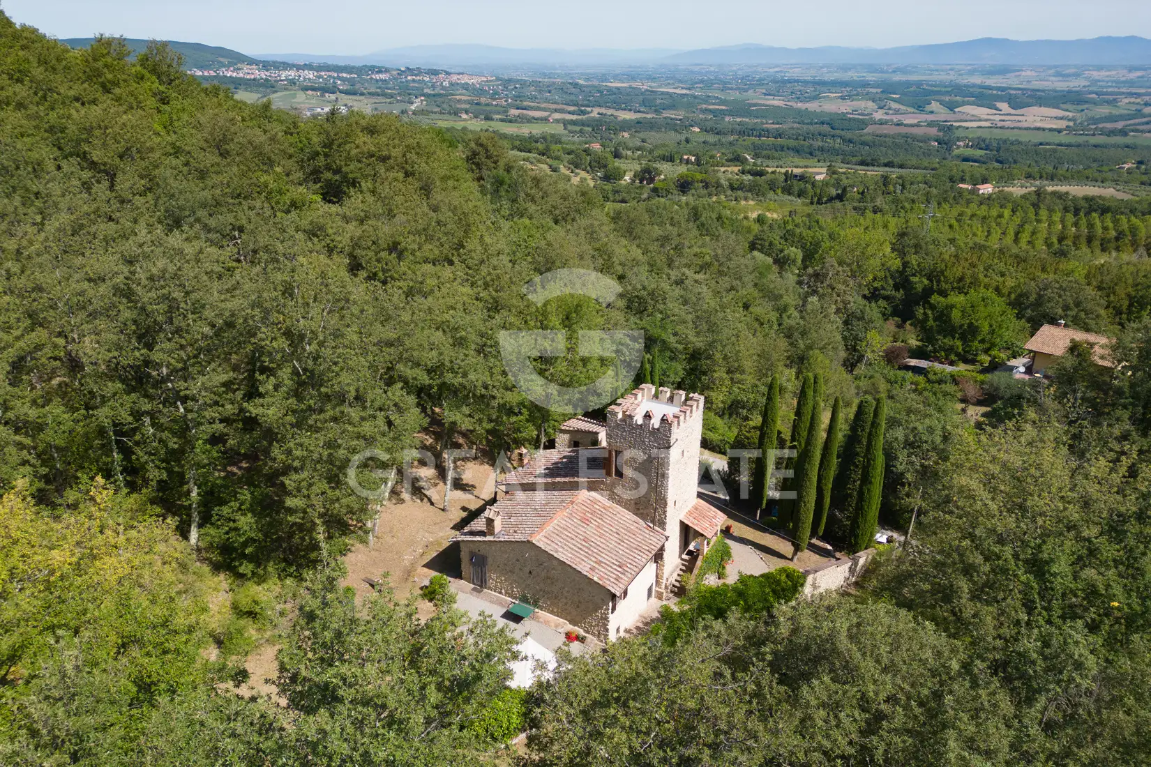 House 305m² in Italy, Siena. Priced at 675000€ rent photo-4