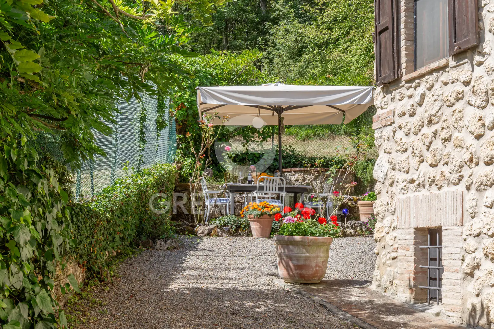 House 305m² in Italy, Siena. Priced at 675000€ rent photo-11