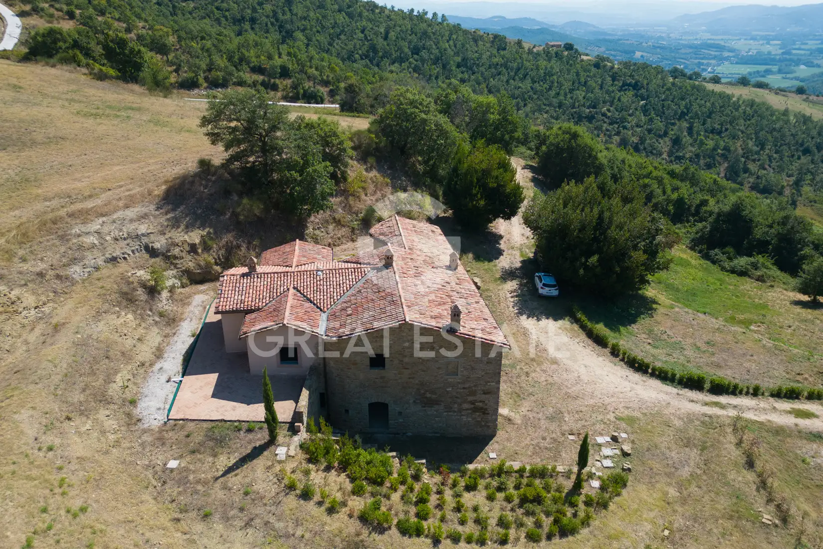 House 440m² in Italy, Perugia. Priced at 2000000€ rent photo-7