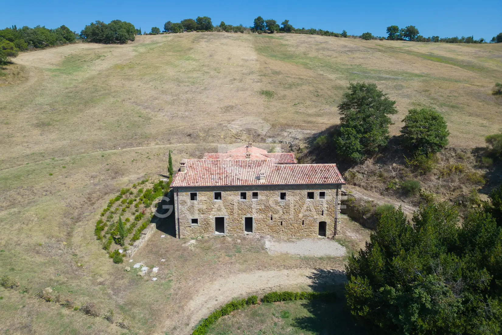 House 440m² in Italy, Perugia. Priced at 2000000€ rent photo-10