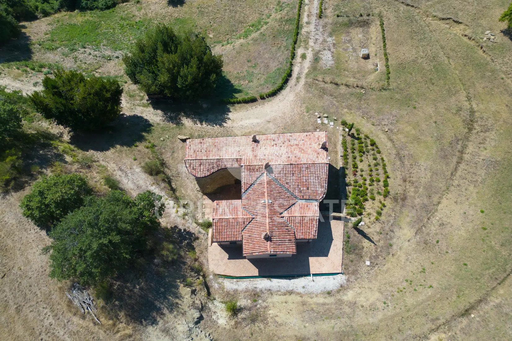 House 440m² in Italy, Perugia. Priced at 2000000€ rent photo-11