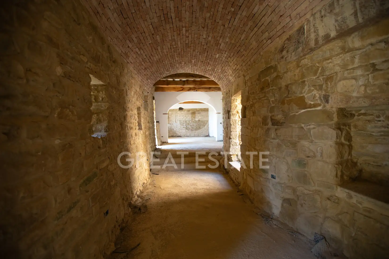 House 440m² in Italy, Perugia. Priced at 2000000€ rent photo-14
