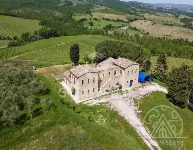 Buy in Italy for 2300000€