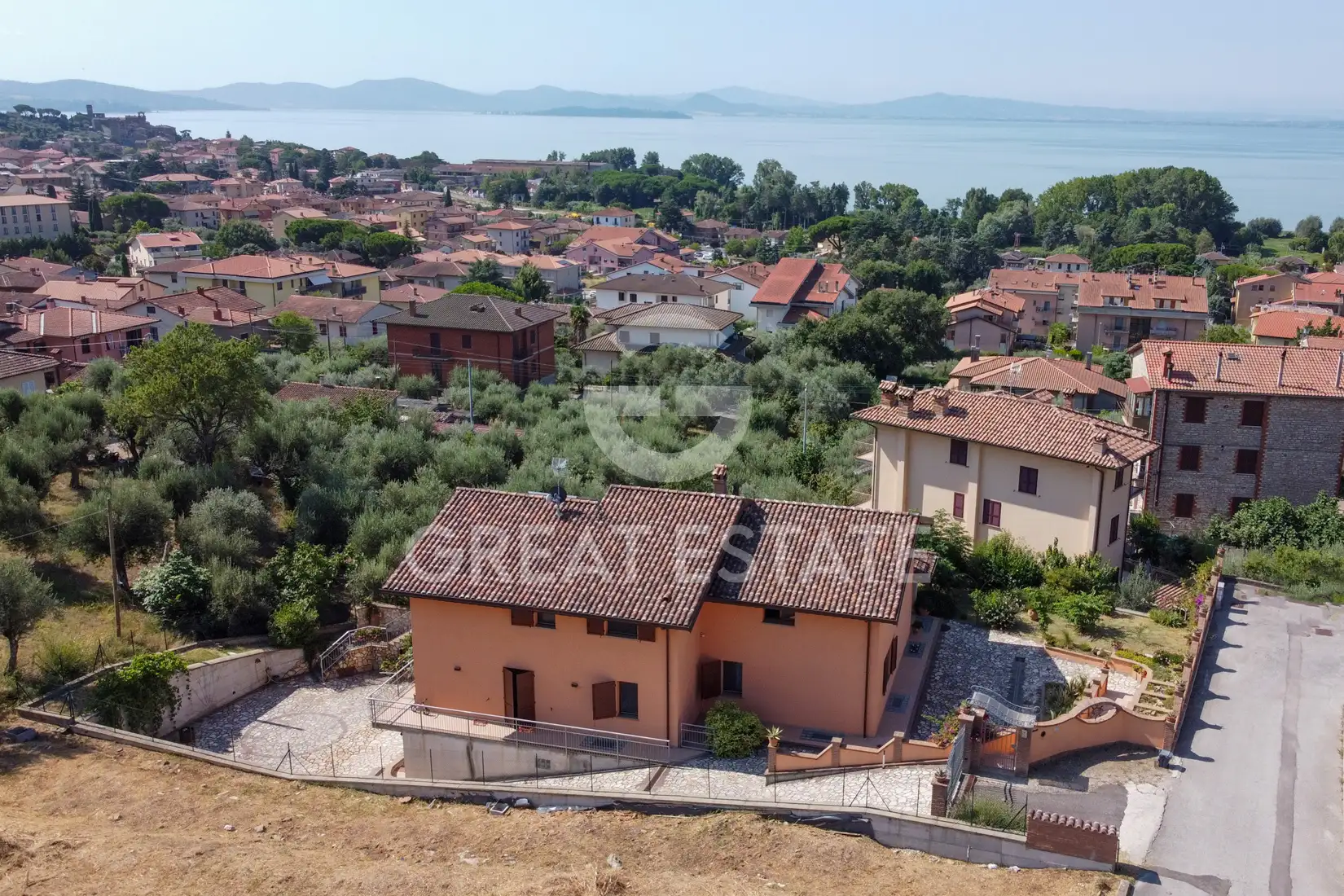 House 601m² in Italy, Perugia. Priced at 650000€ rent photo-2