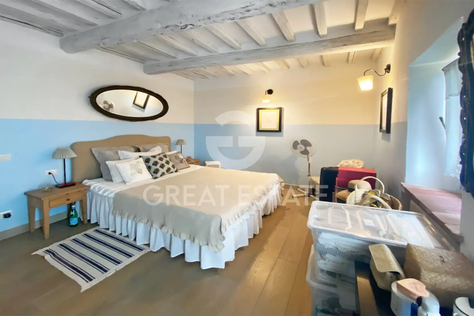 House 320m² in Italy, Arezzo. Priced at 1200000€ rent photo-12