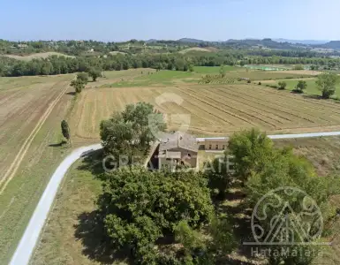 Buy in Italy for 550000€