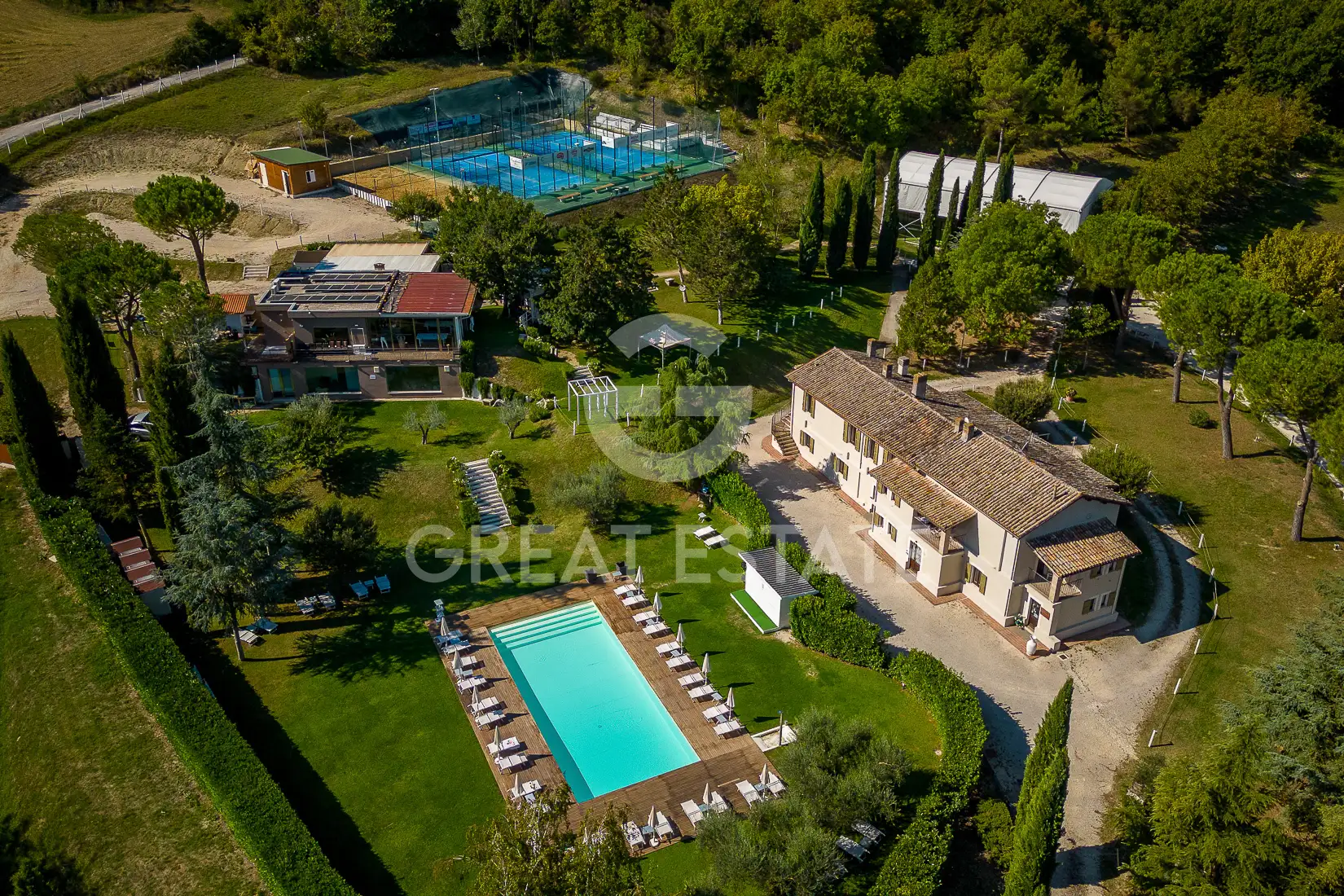 House 900m² in Italy, Perugia. Priced at 1350000€ rent photo-2