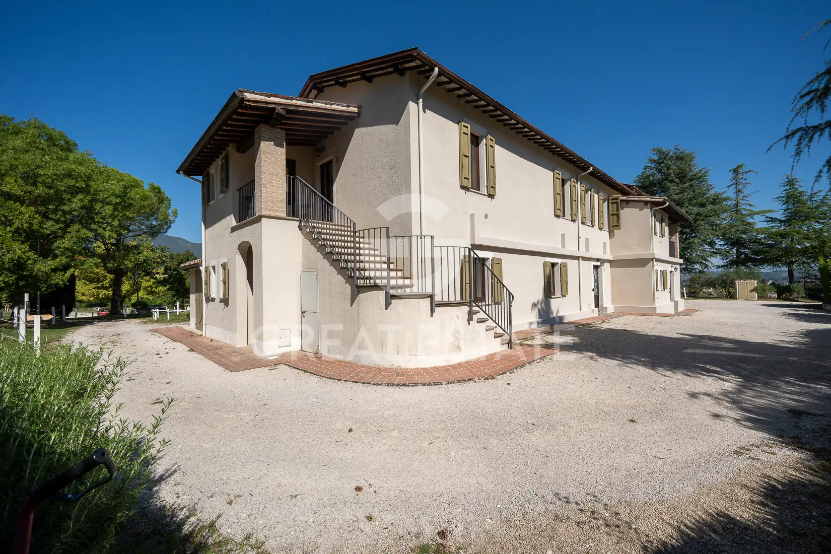 House 900m² in Italy, Perugia. Priced at 1350000€ rent photo-5