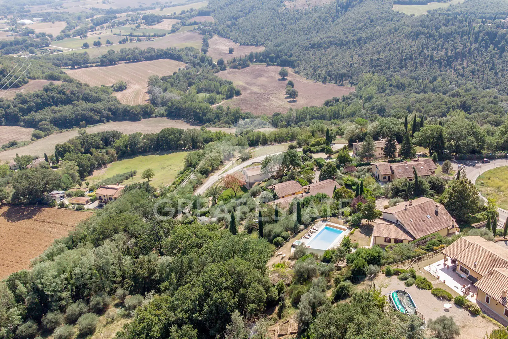 Villa 838m² in Italy, Perugia. Priced at 950000€ rent photo-3