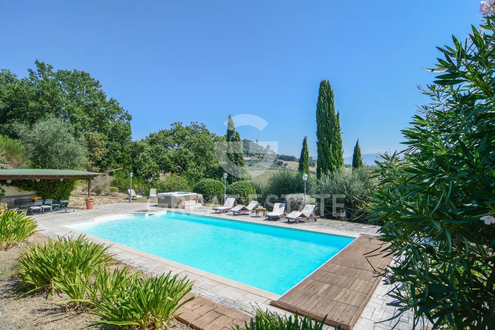 Villa 838m² in Italy, Perugia. Priced at 950000€ rent photo-6
