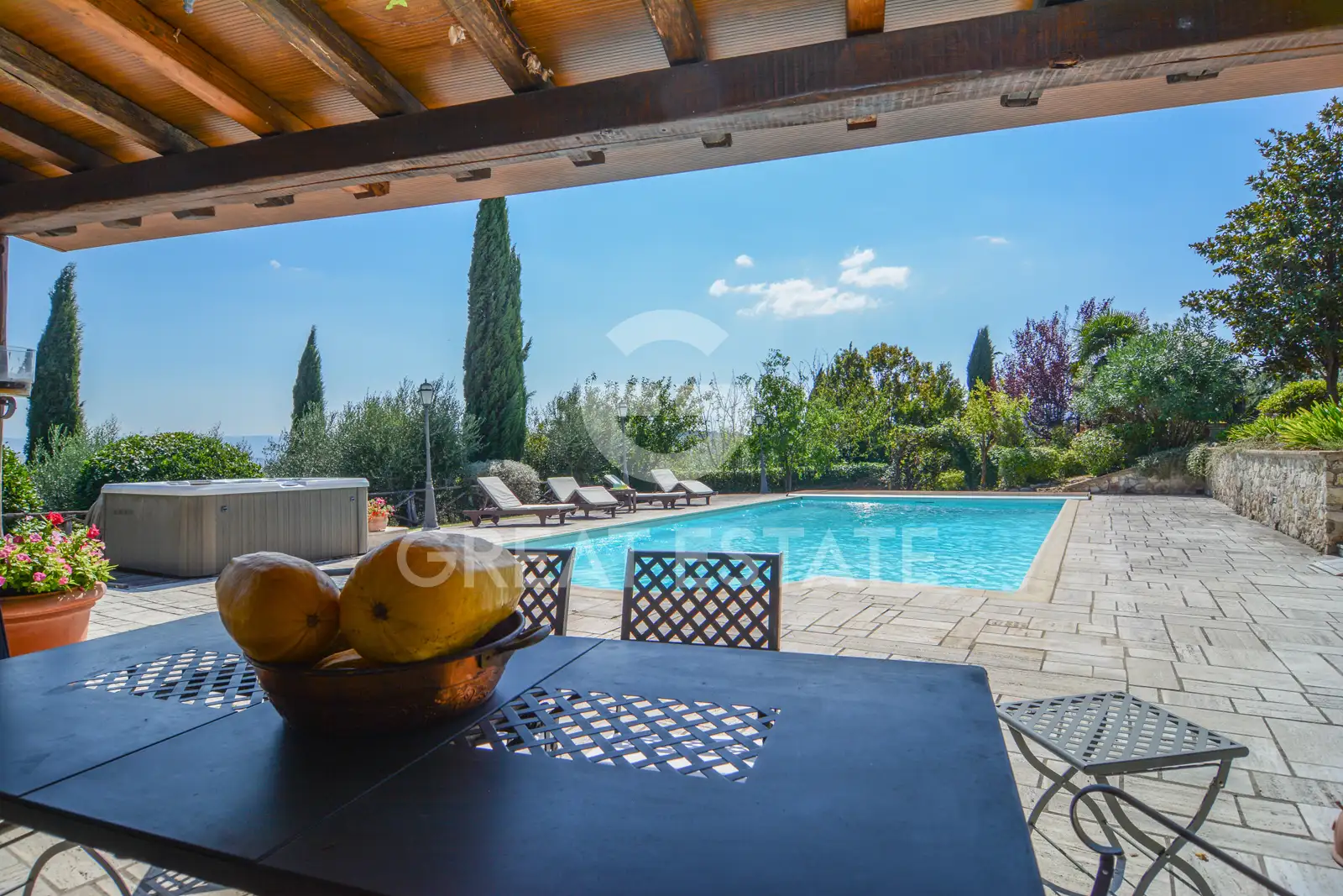 Villa 838m² in Italy, Perugia. Priced at 950000€ rent photo-7
