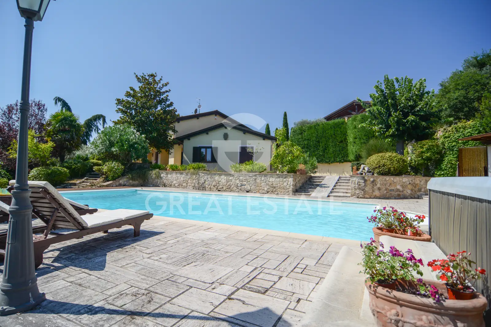 Villa 838m² in Italy, Perugia. Priced at 950000€ rent photo-13