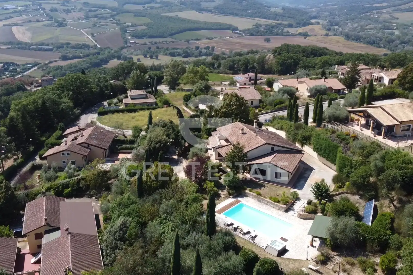 Villa 838m² in Italy, Perugia. Priced at 950000€ rent photo-14