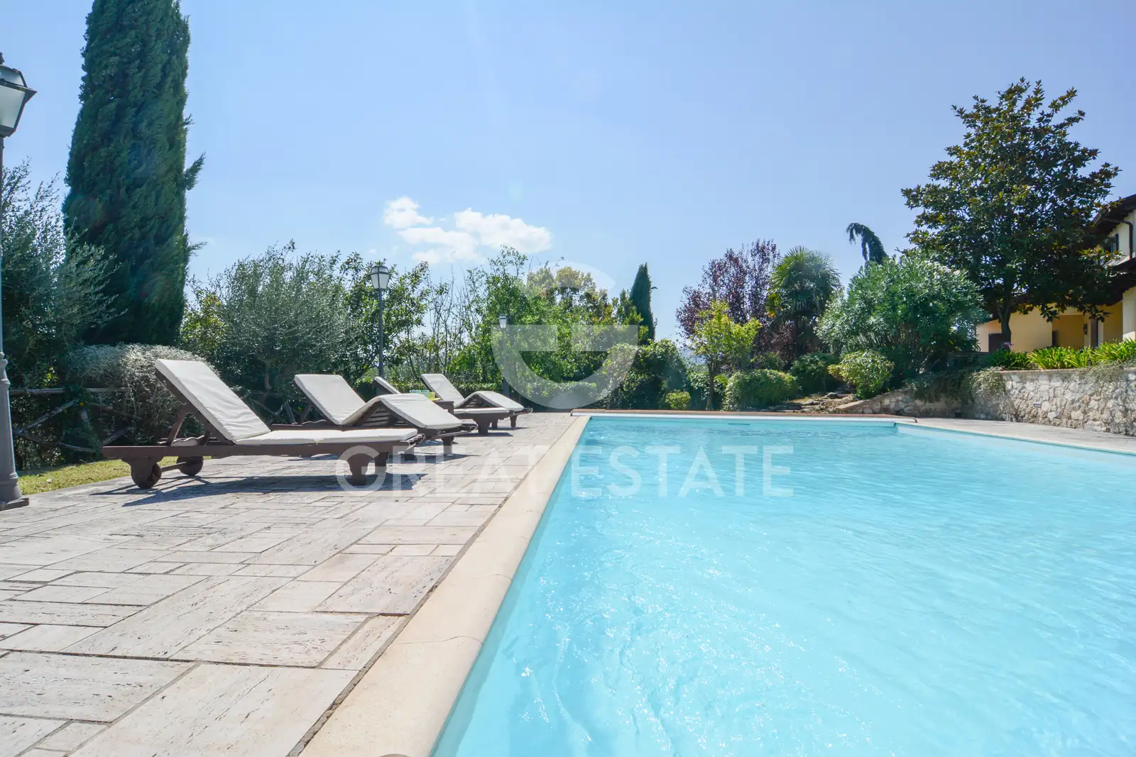 Villa 838m² in Italy, Perugia. Priced at 950000€ rent photo-9