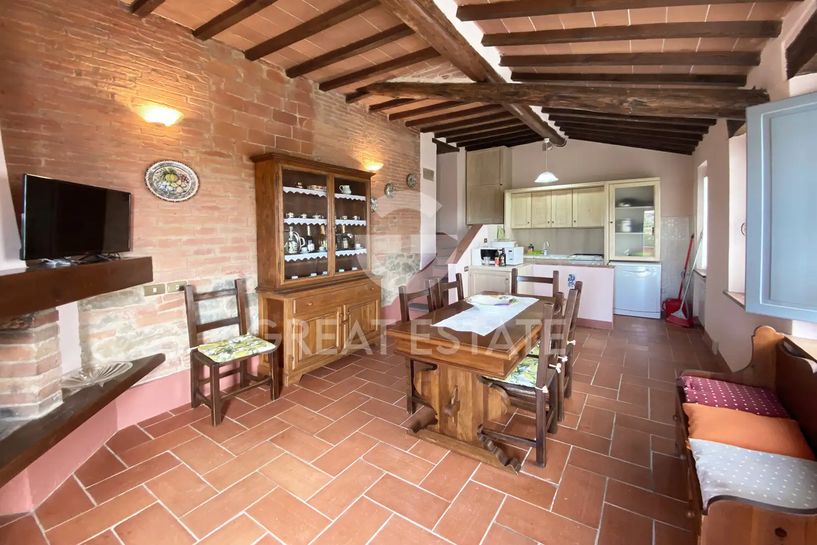 House 476m² in Italy, Arezzo. Priced at 700000€ rent photo-15