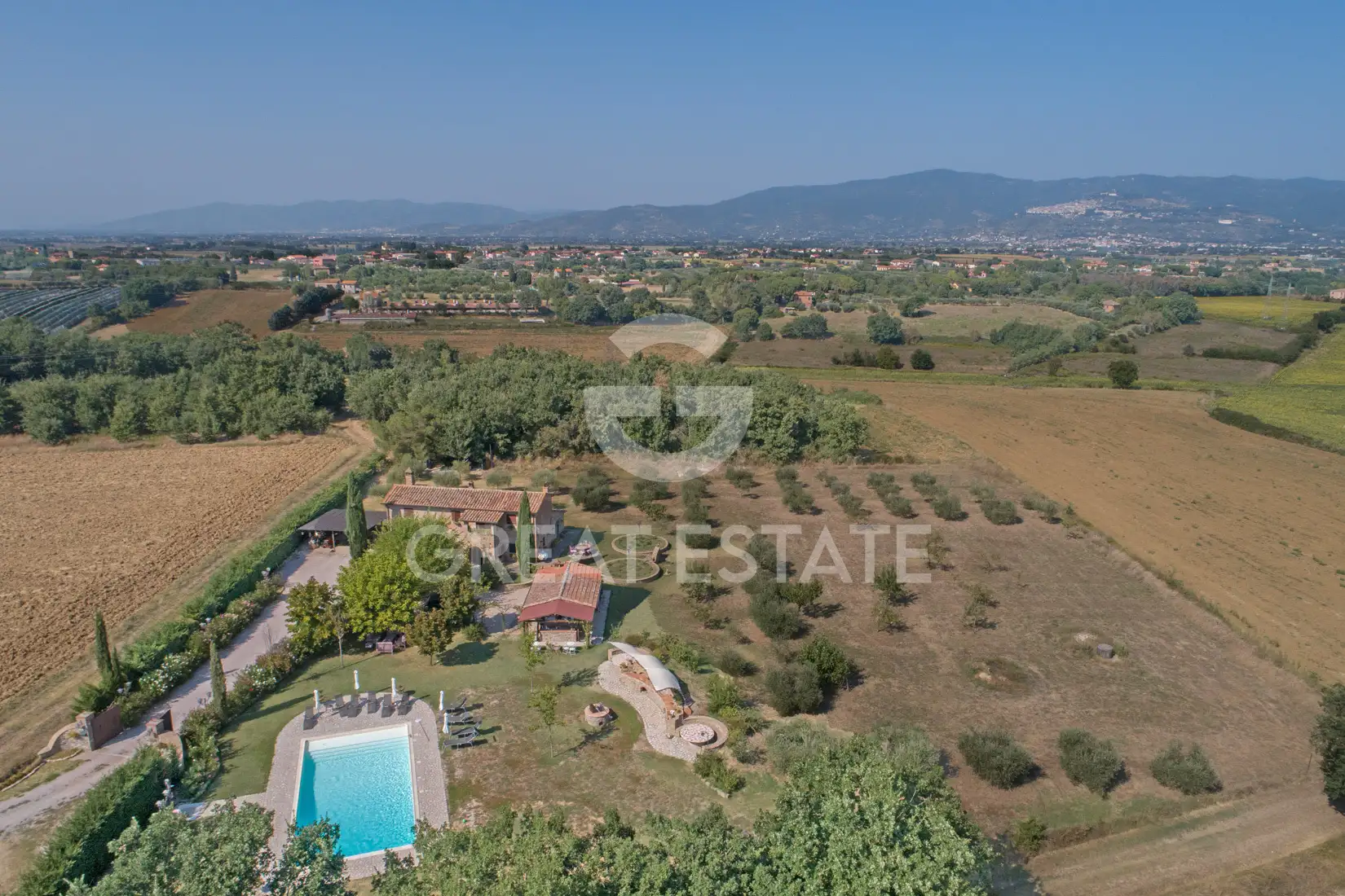 House 183m² in Italy, Arezzo. Priced at 590000€ rent photo-2