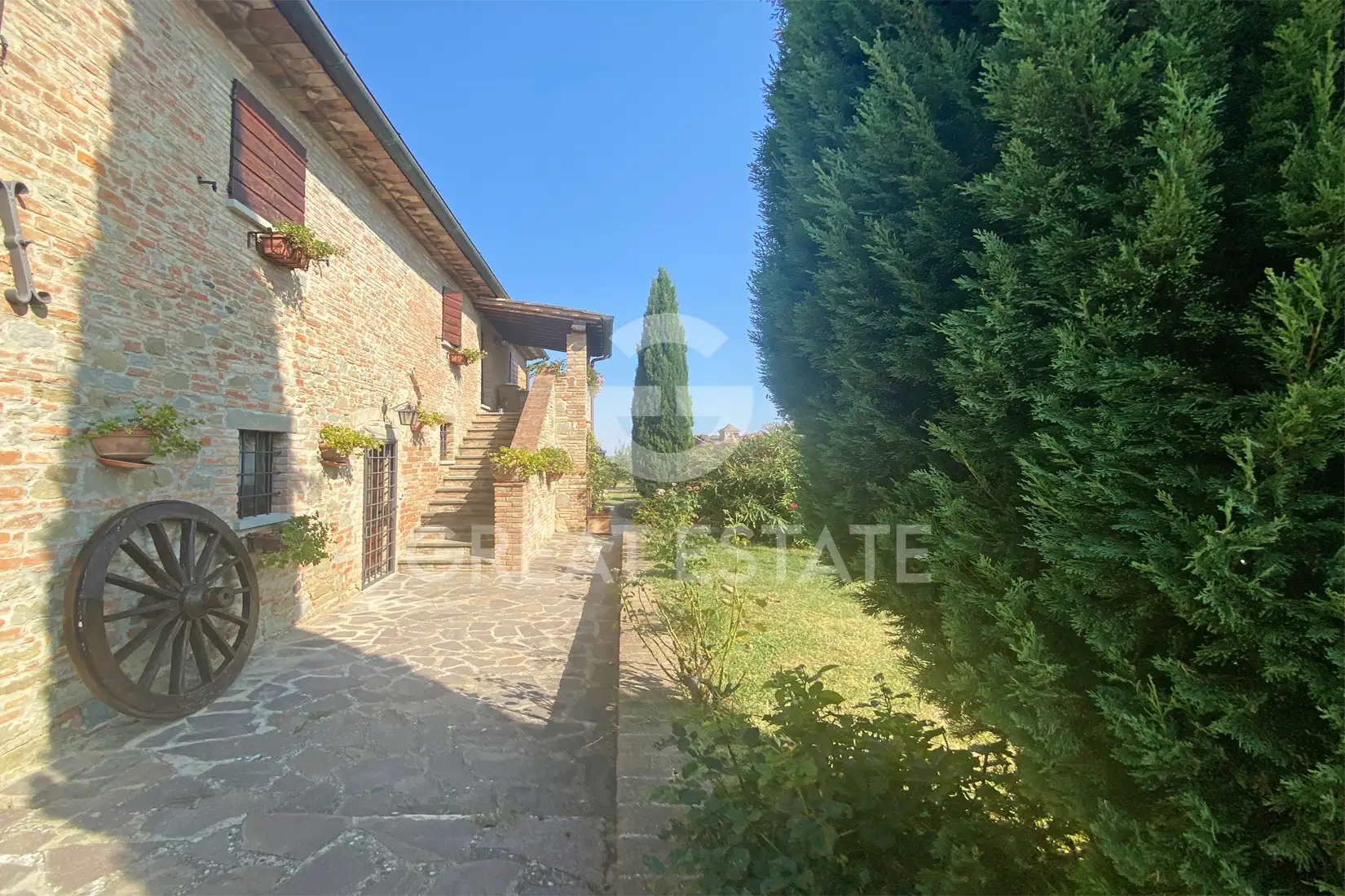 House 183m² in Italy, Arezzo. Priced at 590000€ rent photo-9