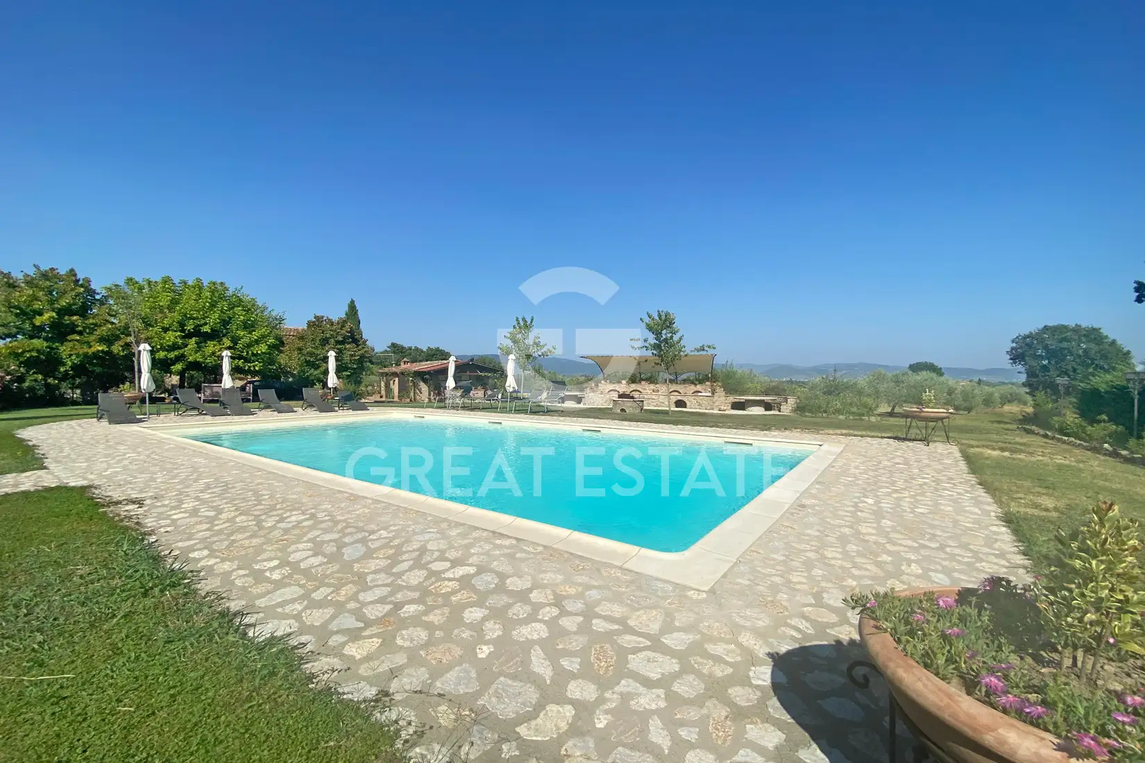 House 183m² in Italy, Arezzo. Priced at 590000€ rent photo-10