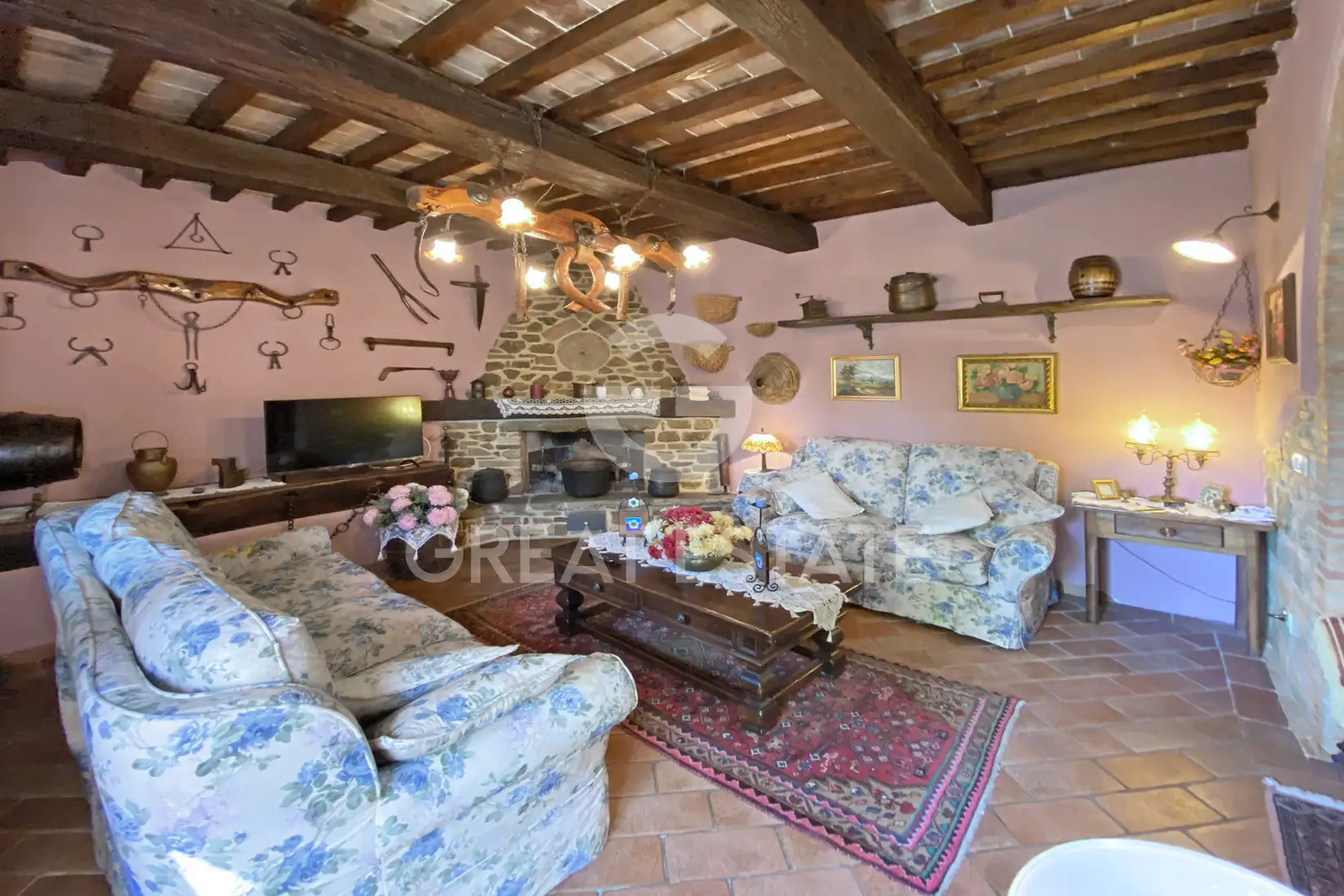 House 183m² in Italy, Arezzo. Priced at 590000€ rent photo-15