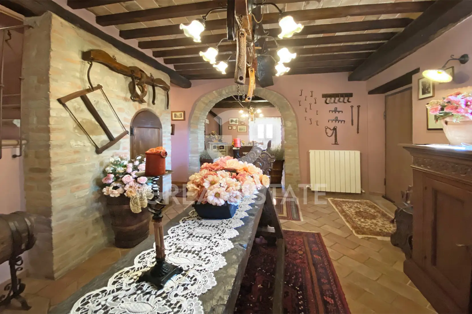 House 183m² in Italy, Arezzo. Priced at 590000€ rent photo-11