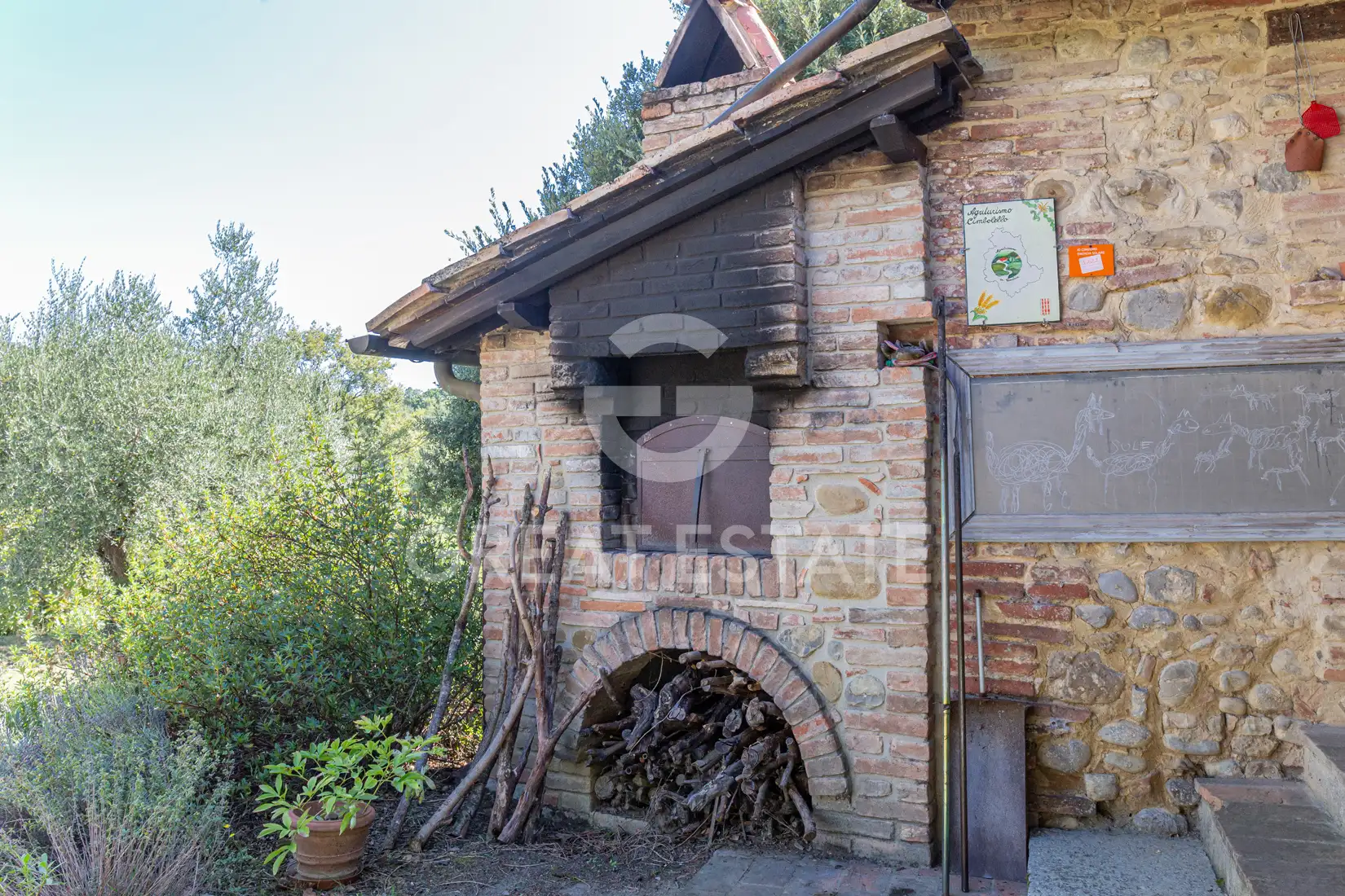 House 474m² in Italy, Perugia. Priced at 870000€ rent photo-5