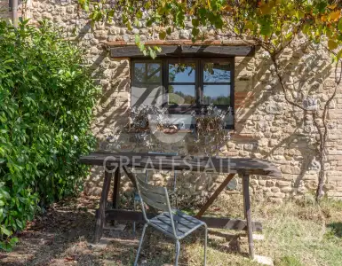 Buy in Italy for 870000€