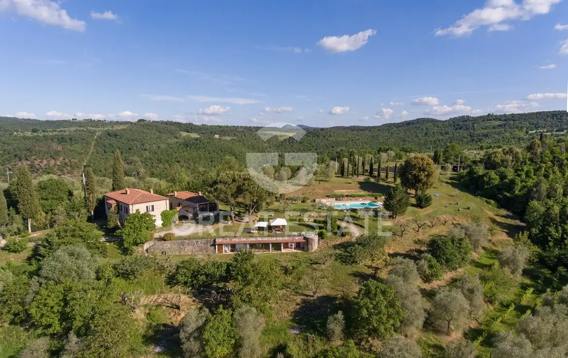 House 540m² in Italy, Siena. Priced at 1200000€ rent photo-7