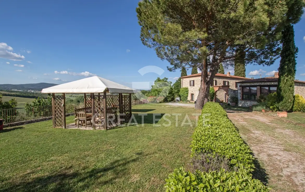 House 540m² in Italy, Siena. Priced at 1200000€ rent photo-10