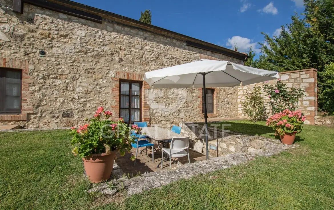 House 540m² in Italy, Siena. Priced at 1200000€ rent photo-14