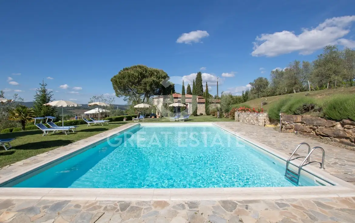 House 540m² in Italy, Siena. Priced at 1200000€ rent photo-13